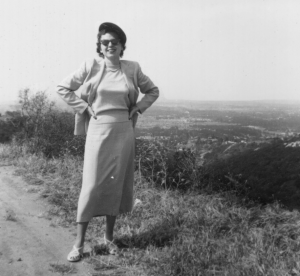 Joyce Thomas, Dave's mother